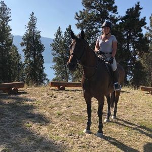 Meet your Posher, Alexandra